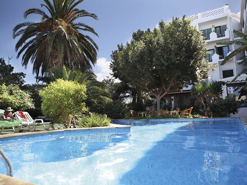 Azuline Hotel Galfi